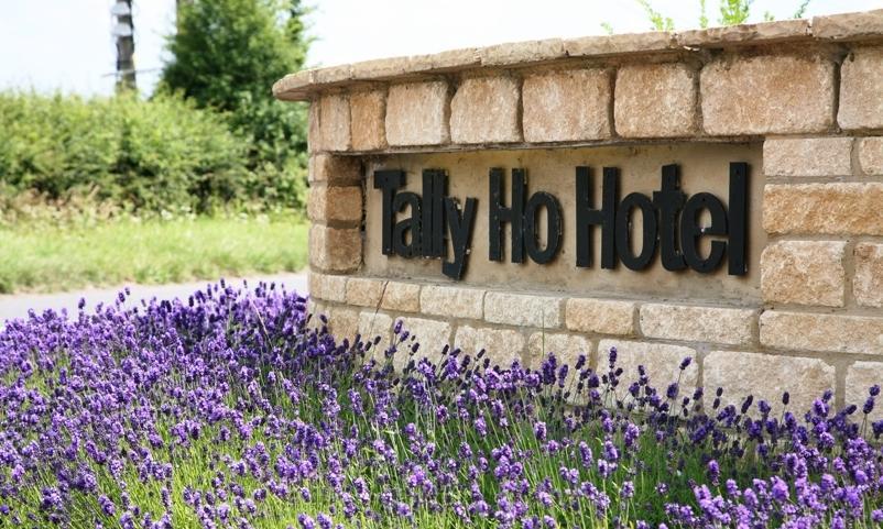 ביסטר The Tally Ho Hotel - B&B מראה חיצוני תמונה