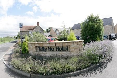 ביסטר The Tally Ho Hotel - B&B מראה חיצוני תמונה