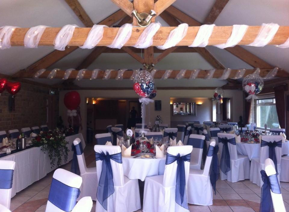 ביסטר The Tally Ho Hotel - B&B מראה חיצוני תמונה